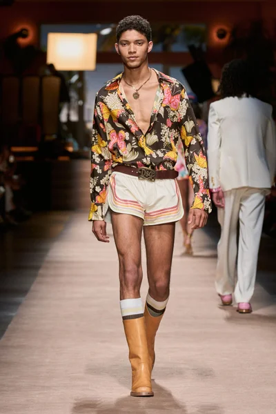 Look 29